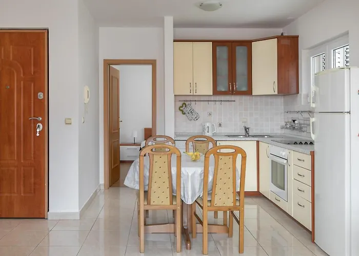Apartmán Mar18 - With Private Garage *