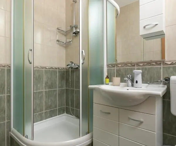 Mar18 - With Private Garage Apartmán Makarská