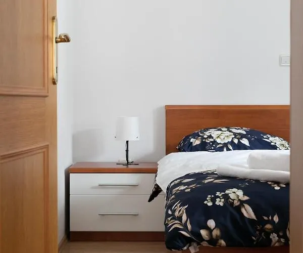 Apartmán Mar18 - With Private Garage *