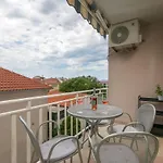 Mar18 - With Private Garage Apartment *