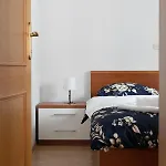 Apartment Mar18 - With Private Garage *