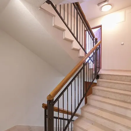 Mar18 - With Private Garage