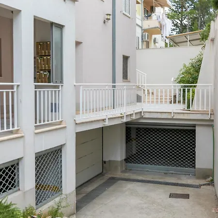 Mar18 - With Private Garage