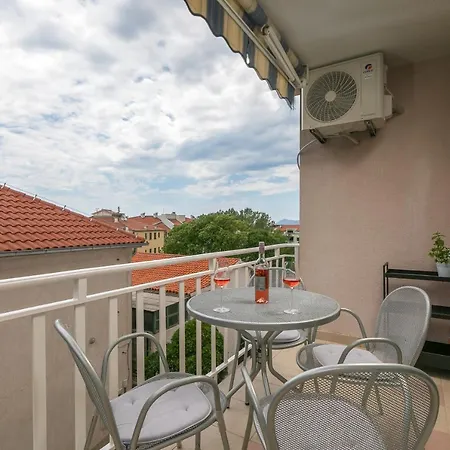 Mar18 Apartment *