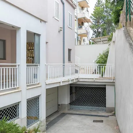 Mar18 - With Private Garage