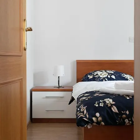 Apartment Mar18 *