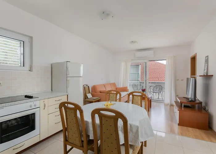 Mar18 - With Private Garage Makarska