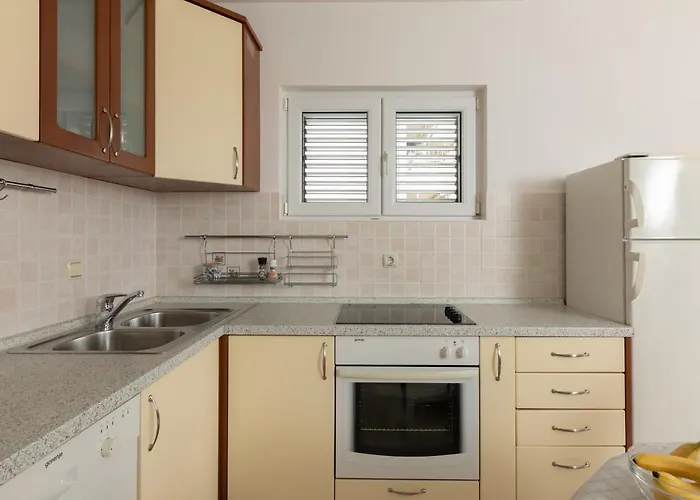 Mar18 - With Private Garage * Makarska