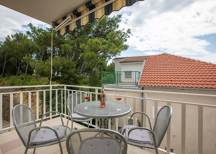 Mar18 - With Private Garage Lejlighed Makarska