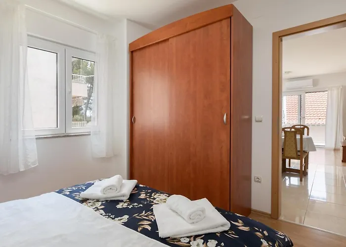 Mar18 - With Private Garage Makarska