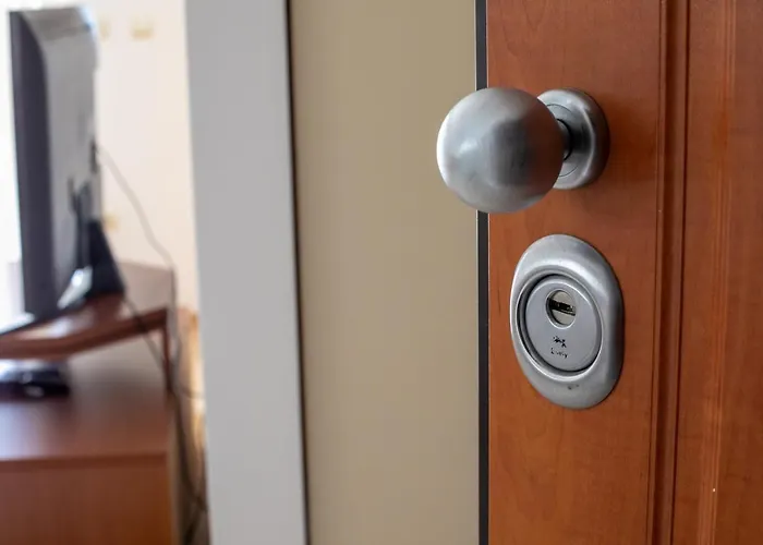 Mar18 - With Private Garage *