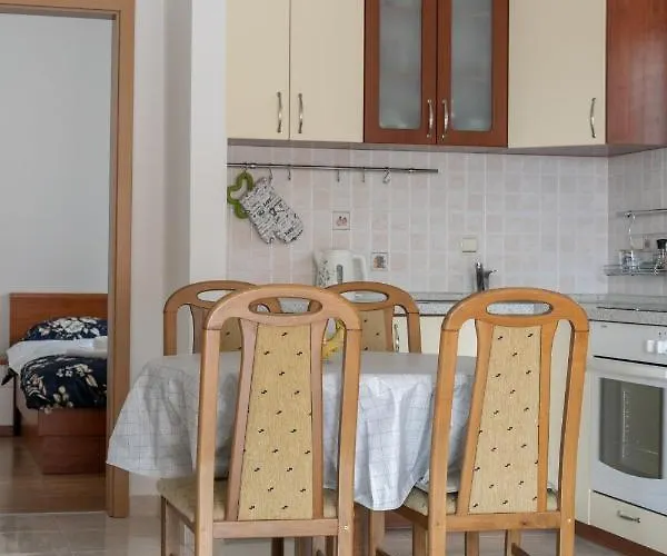 Apartment Mar18 - With Private Garage