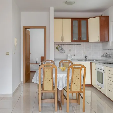 Appartement Mar18 - With Private Garage *